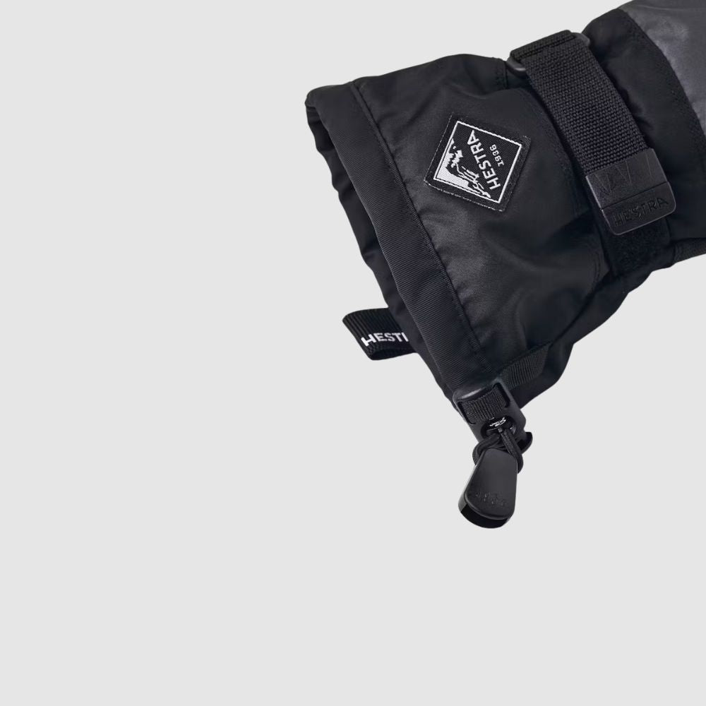 Hestra Gauntlet Czone Kids Ski Gloves - Graphite and Black (32530). 
Warm, waterproof and breathable kids ski gloves