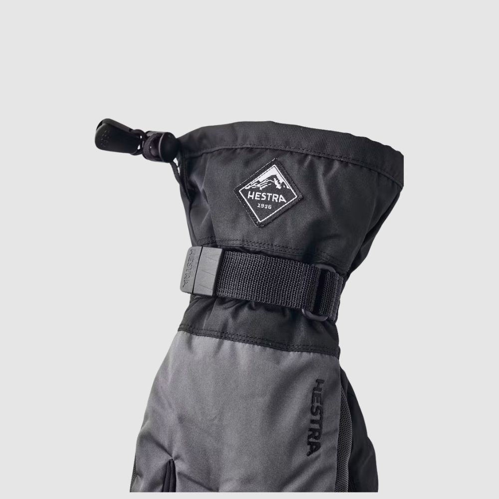 Hestra Gauntlet Czone Kids Ski Gloves - Graphite and Black (32530). 
Warm, waterproof and breathable kids ski gloves
